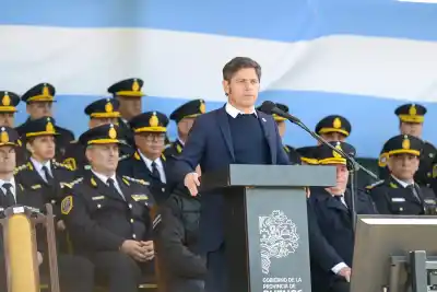 Kicillof, ante 2.075 cadetes: la inversión en seguridad que contrasta con el ajuste nacional