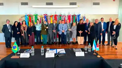 Silva Neder abrió en Santiago un encuentro que reúne a juristas de siete países