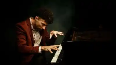 Dos generaciones del piano se cruzan en el túnel del Astengo