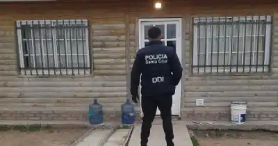 Desde una cárcel de Santa Cruz pedían dinero a cambio de no difundir datos íntimos: qué secuestraron en los allanamientos