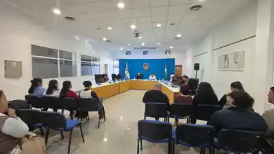 Aprobaron obras de asfalto por $3.000 millones y la oposición denuncia un cheque en blanco