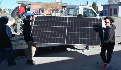 Una escuela de Rawson da el primer paso hacia la energía solar en la ciudad