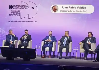 Valdés, ante gobernadores y empresarios: su reclamo por la obra pública y la autonomía provincial