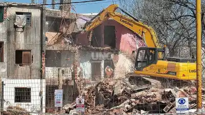 Adiós a los monoblocks de Acería: la Provincia completó una histórica demolición y reubicó a 101 familias