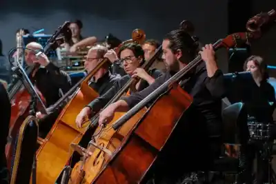 La Sinfónica del Neuquén sale de la sala y lleva su música a las aulas