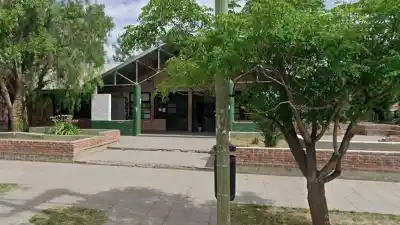Un estruendo en el baño y un olor que no dejaba respirar: qué pasó en la EPET 5