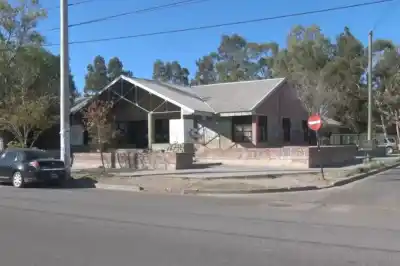 Una reacción química en el baño de una escuela obligó a evacuar a los alumnos