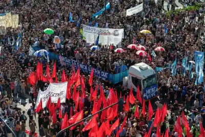 50 años del golpe: el documento que sacudió la Plaza de Mayo y apuntó contra el Gobierno