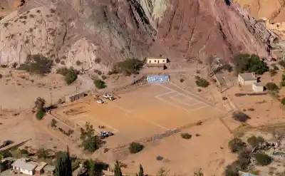 La cancha más linda del mundo se prepara para brillar: la obra que iluminará Purmamarca