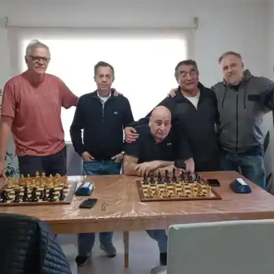 Empate en la cima: Navarro y Sosa comparten el título en el Torneo +50