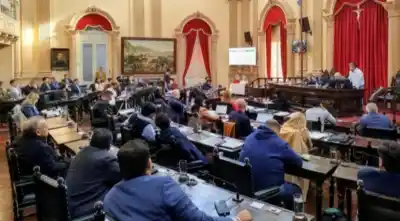 Salta se endeuda por US$ 250 millones: la oposición denuncia un "cheque en blanco"