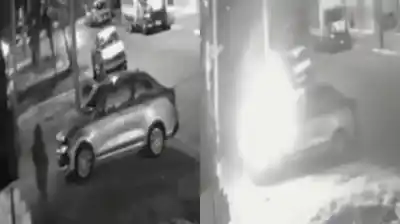 Maestra incendió el auto de su expareja y dejó un mensaje que delató el motivo