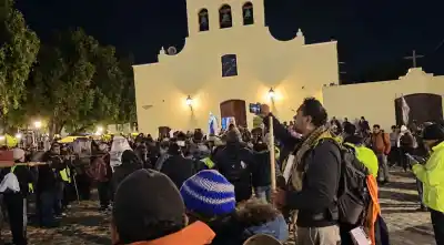 A las 2 de la madrugada, con frío y fe: los peregrinos de Cachi ya están en camino