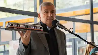 El "Tren Solar" de la Quebrada no genera su propia energía y el Estado pone 5,7 veces el valor del boleto