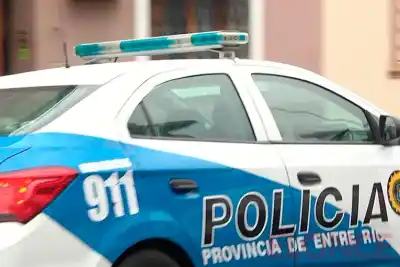 La Policía lo frenó en la calle y lo que llevaba envuelto destapó un robo