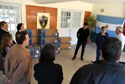 El insólito trueque que le dio seis aires acondicionados a una escuela técnica