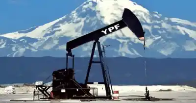 Santa Cruz avanza en el cierre de la deuda ambiental que dejó YPF, pero el monto sigue siendo un misterio