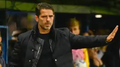 Fernando Gago debutó en Chile con una derrota que reaviva una inquietante estadística personal
