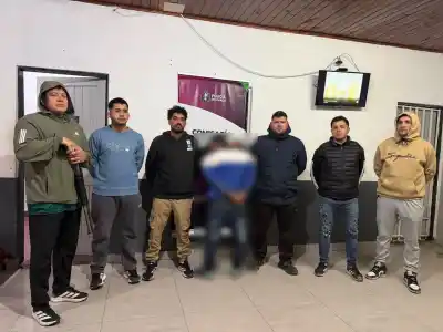 Corrió al ver a la policía y se metió en el monte: lo que descubrieron al identificarlo