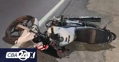 Un adolescente murió tras chocar en su moto: qué investiga la Policía