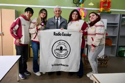 Una escuela de San Luis celebra un aniversario muy especial: la radio que nació de un sueño