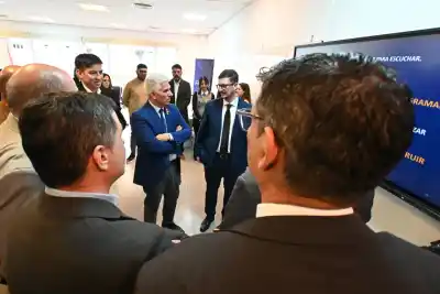 El gobernador inauguró un laboratorio financiero de alta tecnología en la ULP