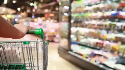 El gremio de comercio salió a defender la ley que prohíbe abrir los domingos y lanzó una dura advertencia