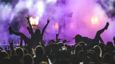Fue a un recital del hijo de Pappo, sufrió una grave lesión en un pogo y la Justicia le otorgó una indemnización de $20 millones