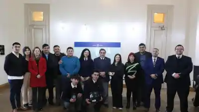 El guante tecnológico de estudiantes tucumanos que promete revolucionar el tratamiento del Parkinson