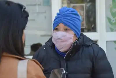 Le prometieron un contrato durante 12 años y ahora pelea contra un cáncer: la desesperada situación de una empleada municipal