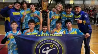 Yarará Voley extendió su reinado en el Creciendo Juntos: octava copa al hilo en Sub-14