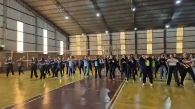25 escuelas y 250 docentes: así se vivió la primera jornada deportiva en Alem