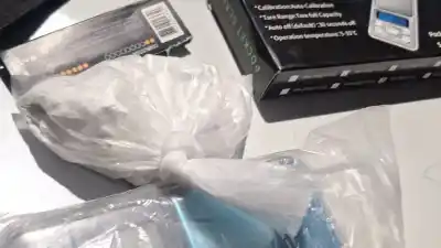 Intentó escapar al ver a la Policía y terminó detenido: esto llevaba en su morral