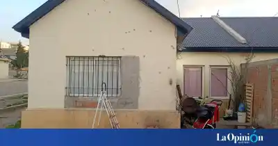 Balearon un auto y una casa en Caleta Olivia: qué ordenó ahora la Justicia