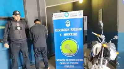 Robó una computadora y escapó en moto: el detalle que lo delató