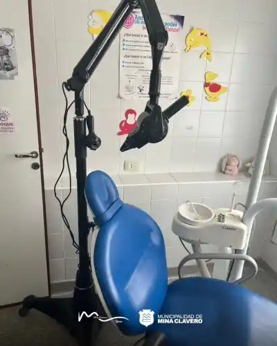 Un gesto solidario llevó tecnología dental a un dispensario de Mina Clavero