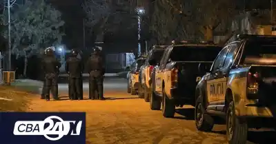 Le disparó a su pareja en la vía pública y terminó detenido: el arma que le secuestraron