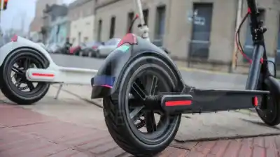 Nueva norma en Paraná: las multas por andar en monopatín pueden superar los $680.000