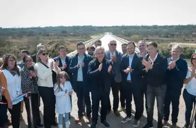 Llaryora cortó la cinta en Los Potreros y dejó una frase que resume su gestión