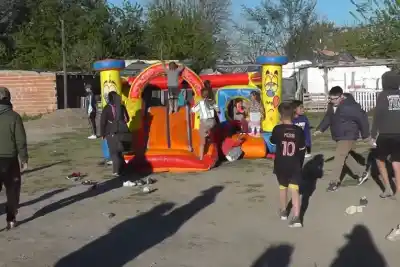 Barrio Illia: la ONG que une a los vecinos para festejar a los chicos