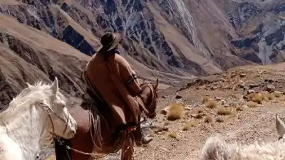 28 años cruzando el Zenta: la cabalgata que revive al héroe jujeño que casi nadie conoce