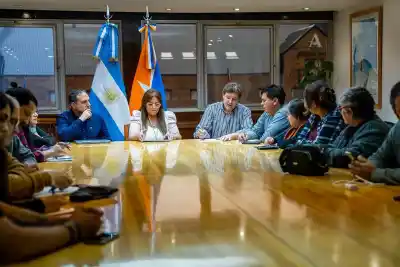 Tienen la red de gas en la puerta de casa, pero no pueden conectarse: el plan que busca destrabarlo