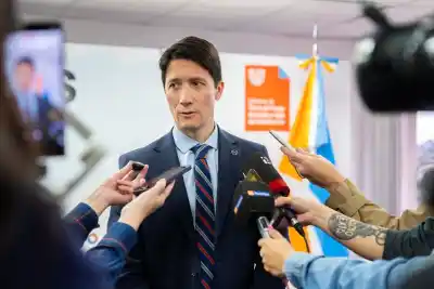 El banco que salió a aliviar deudas ya superó los $500 millones y las sucursales no dan abasto