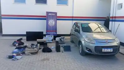 Lo interceptaron en Rawson con un auto lleno de cosas robadas: lo que encontraron después dejó a todos en silencio