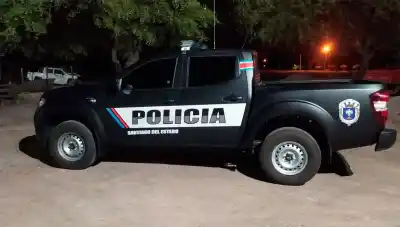 Irumpió en un jardín de infantes de Añatuya con un arma: lo que hallaron en su mochila