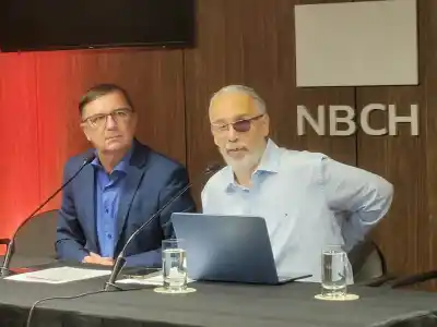 Tocaban el timbre con una excusa y salían con un crédito a nombre de los abuelos