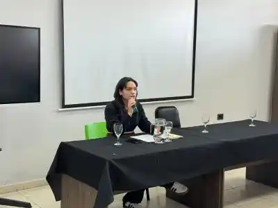 Presentó su primer libro a los 26 y dejó un mensaje que moviliza a los jóvenes escritores
