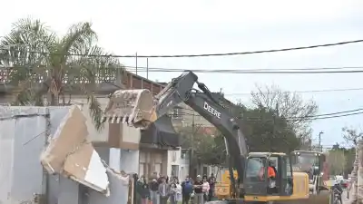 Ludueña deja de estar partida: tiraron el paredón del expredio de Tiro Federal
