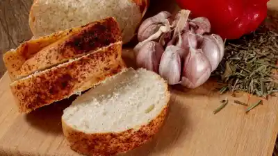 El secreto del pan de ajo que revoluciona las cocinas: sin harina y listo en media hora
