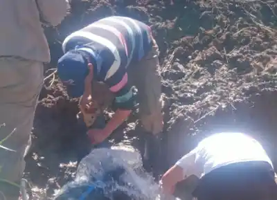 Una máquina rompió el acueducto y dejó sin agua a dos localidades chaqueñas
